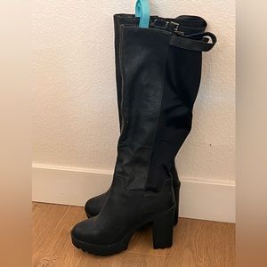 Black boots - wide calf